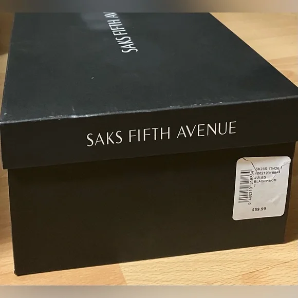 SAKS FIFTH AVENUE Black Pleated Leather
Wedge Sandals - Size 7 - Picture 3 of 4